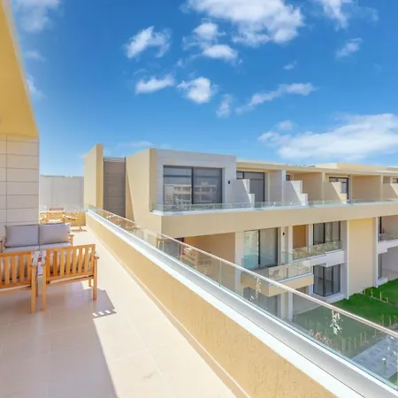 Modern 2-Bedroom Penthouse G-Cribs Pool View